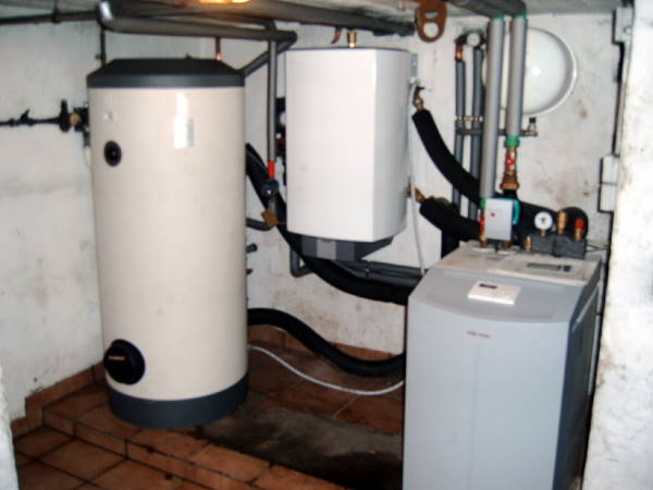 Fertige Sole-Wärmepume für Heizung und Warmwasser